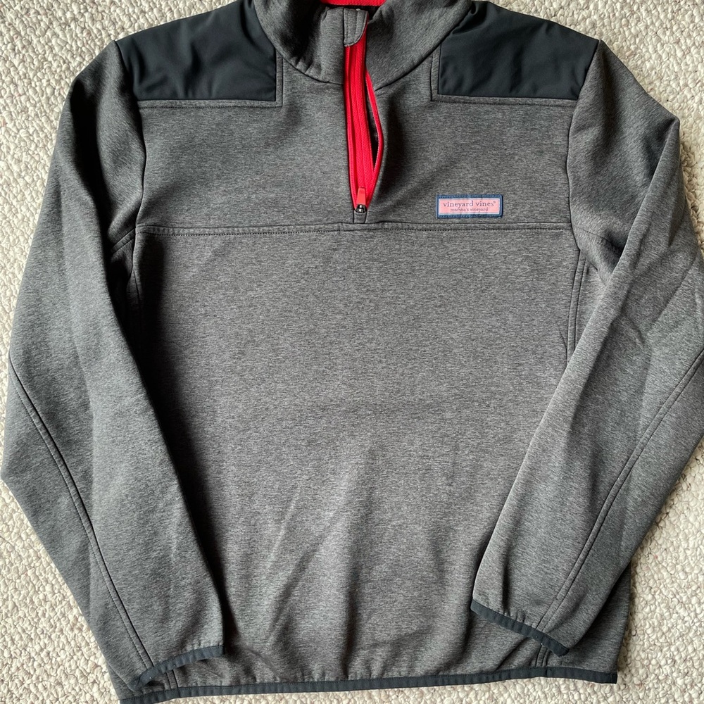 Vineyard Vines men’s quarter zip, size small